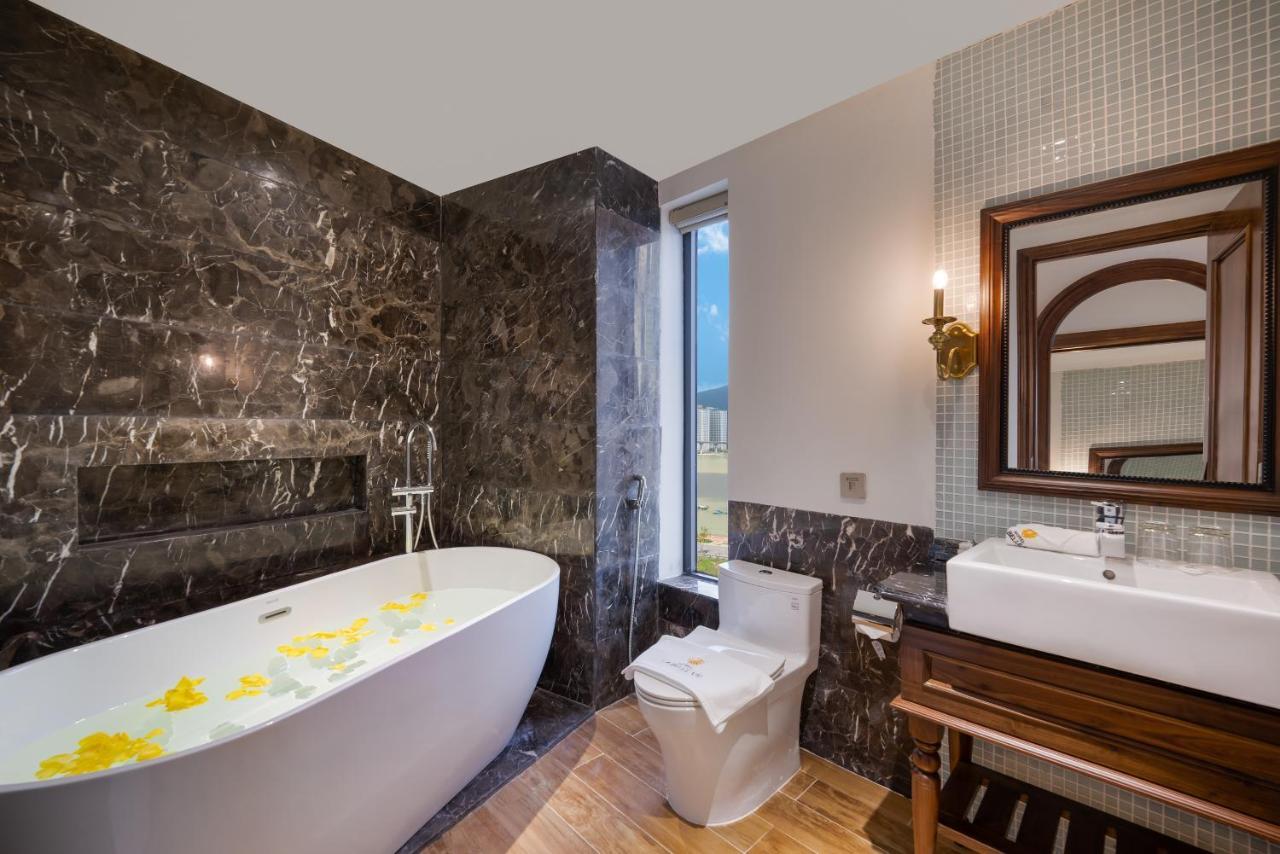 Ds La Belle Vie Hotel & Suite Da Nang Bagian luar foto